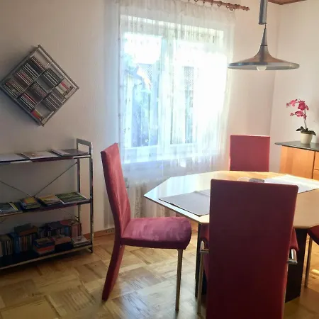 Lägenhet Blaues Haus Niederdorfelden